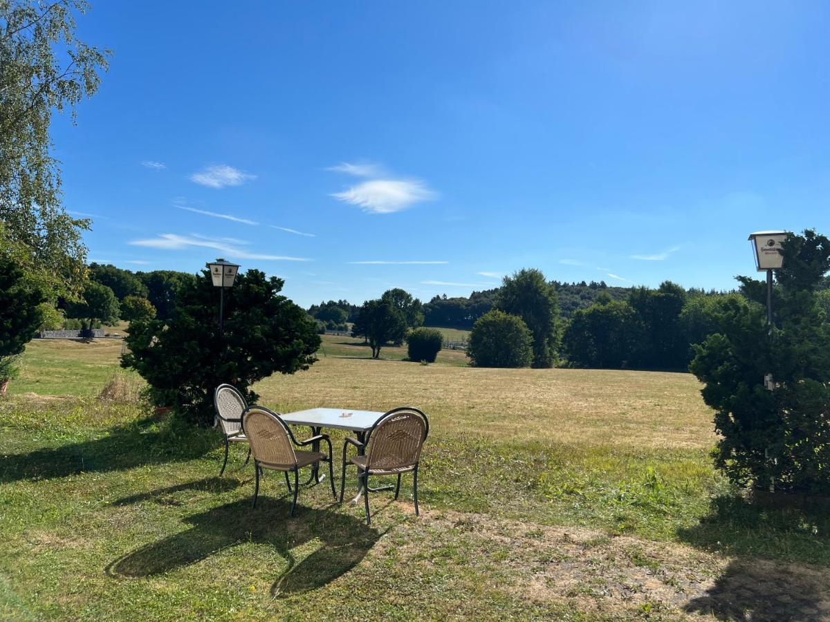 Hotel Am Tiergarten Nürburg Dış mekan fotoğraf